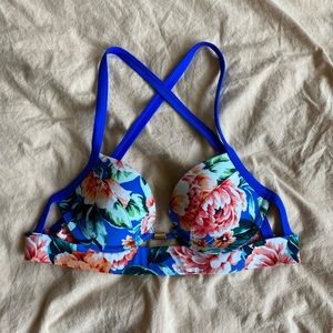 ABERCROMBIE & FITCH PUSH UP BIKINI TOP